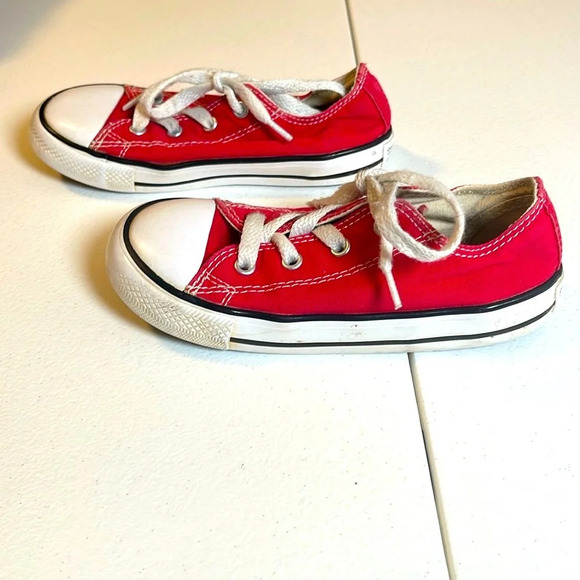 Converse Little Kids Chuck Taylor All Star Classic Low Top Shoe Sneaker Size 10 - Picture 2 of 7